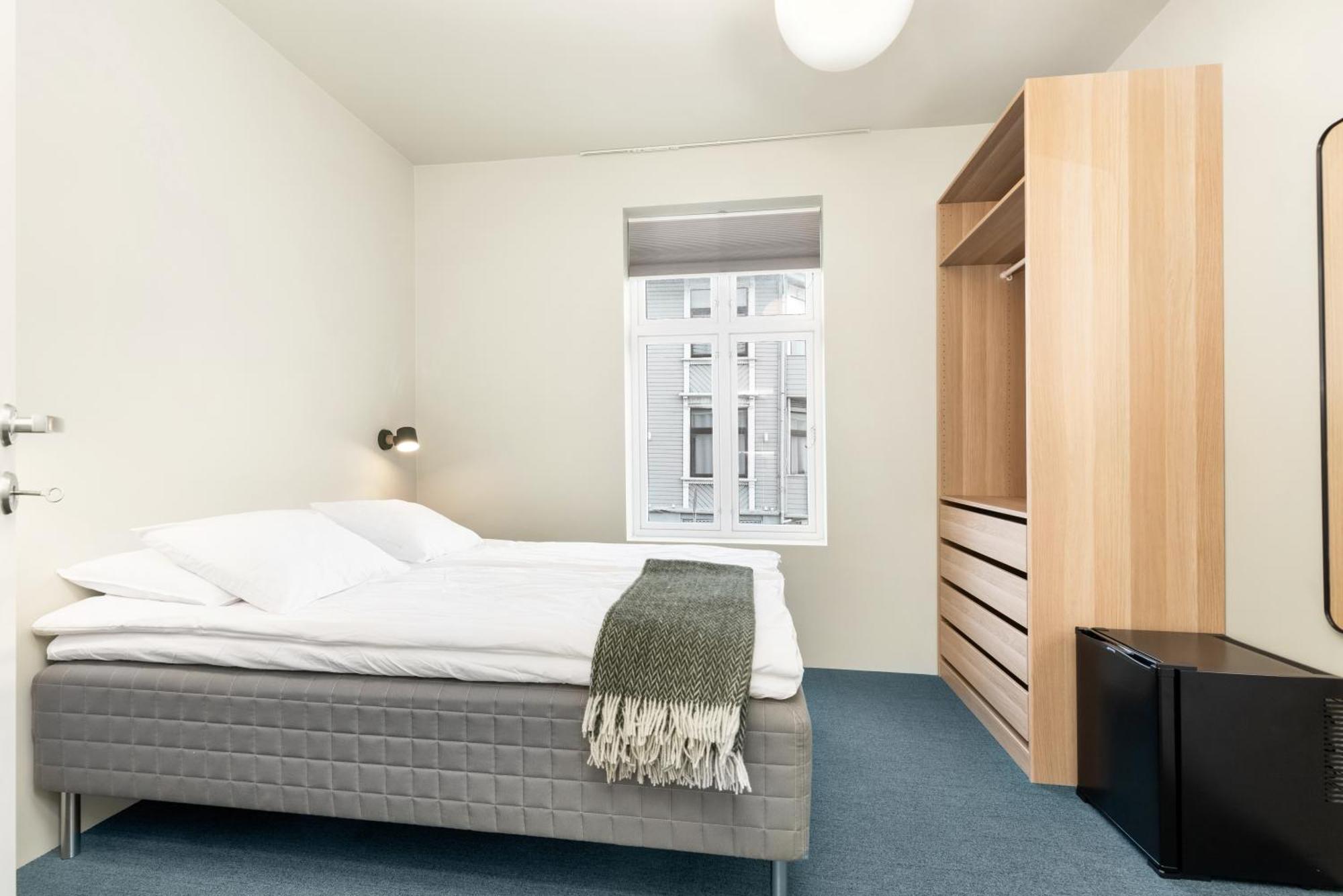 Central Guest House - Bedroom With Private Bathroom Stavanger Exteriör bild