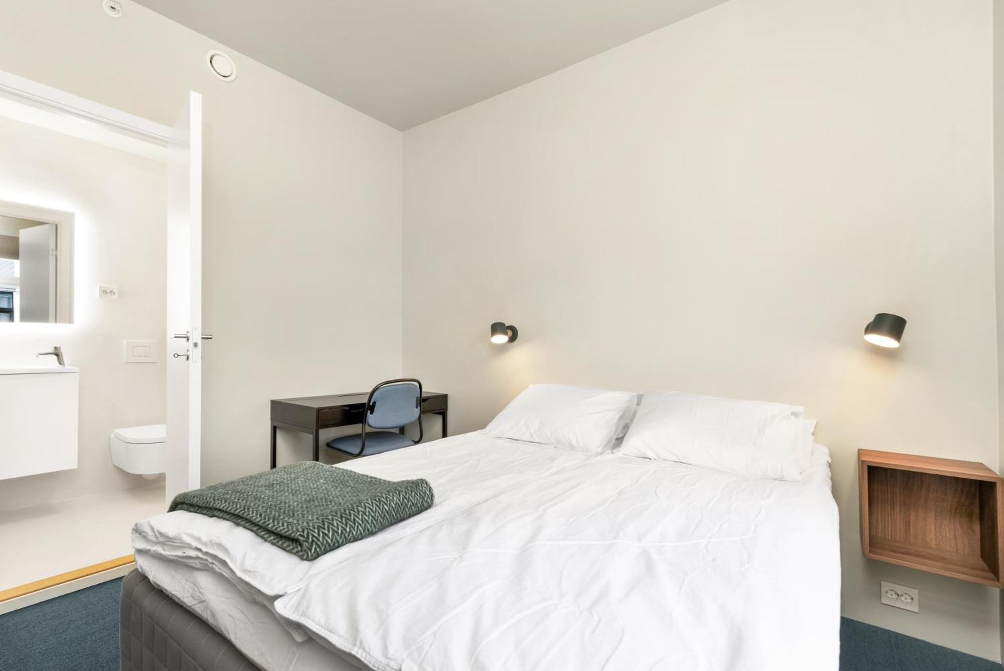 Central Guest House - Bedroom With Private Bathroom Stavanger Exteriör bild