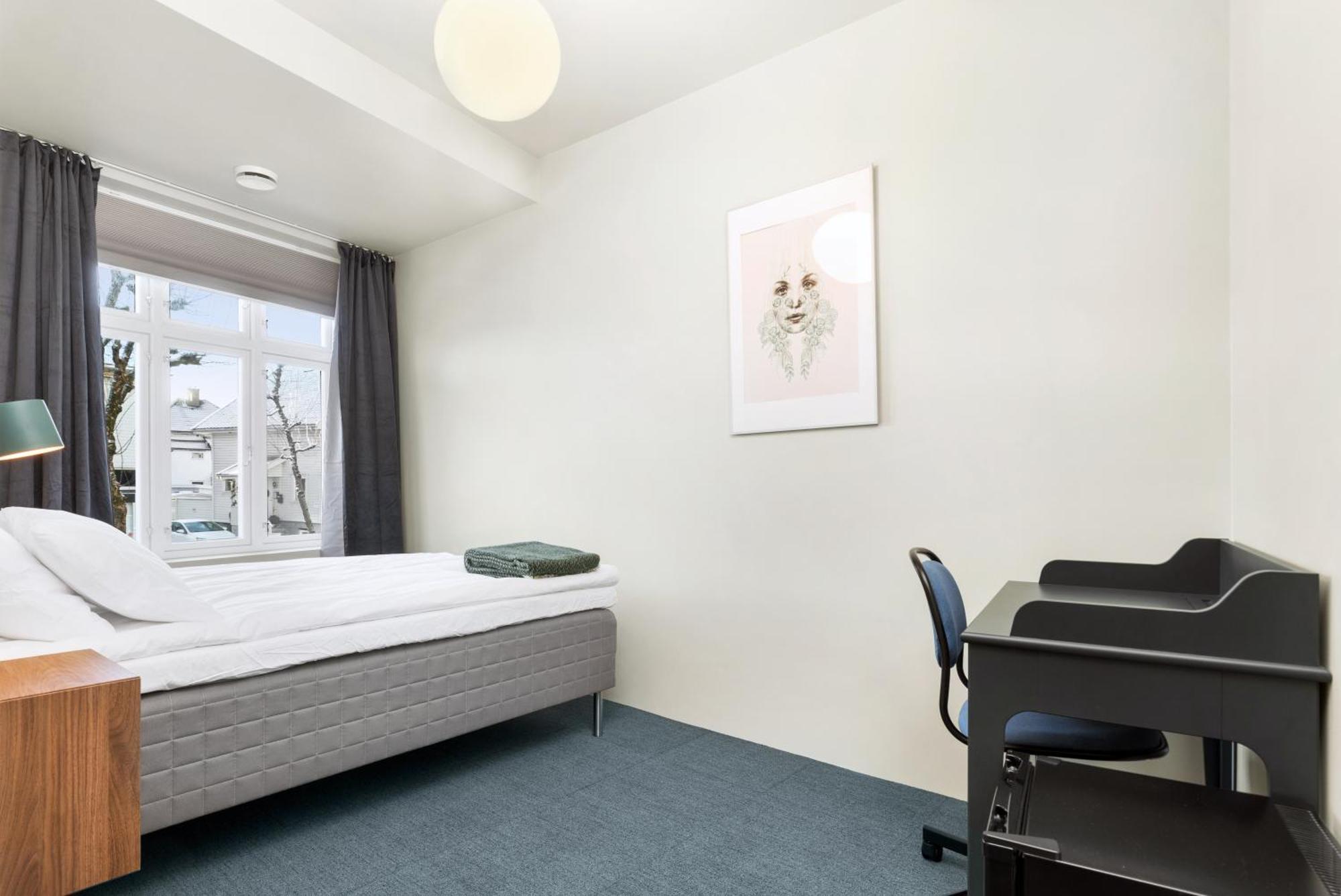 Central Guest House - Bedroom With Private Bathroom Stavanger Rum bild