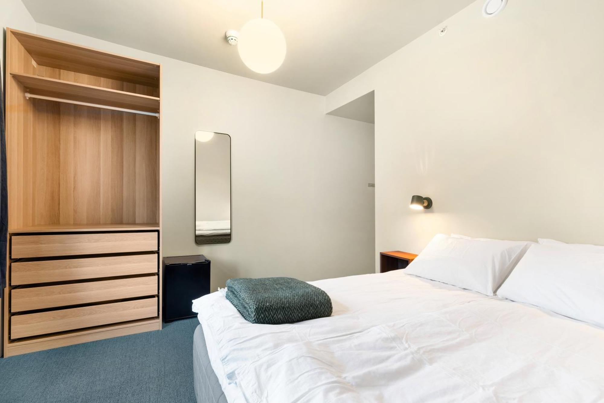 Central Guest House - Bedroom With Private Bathroom Stavanger Rum bild