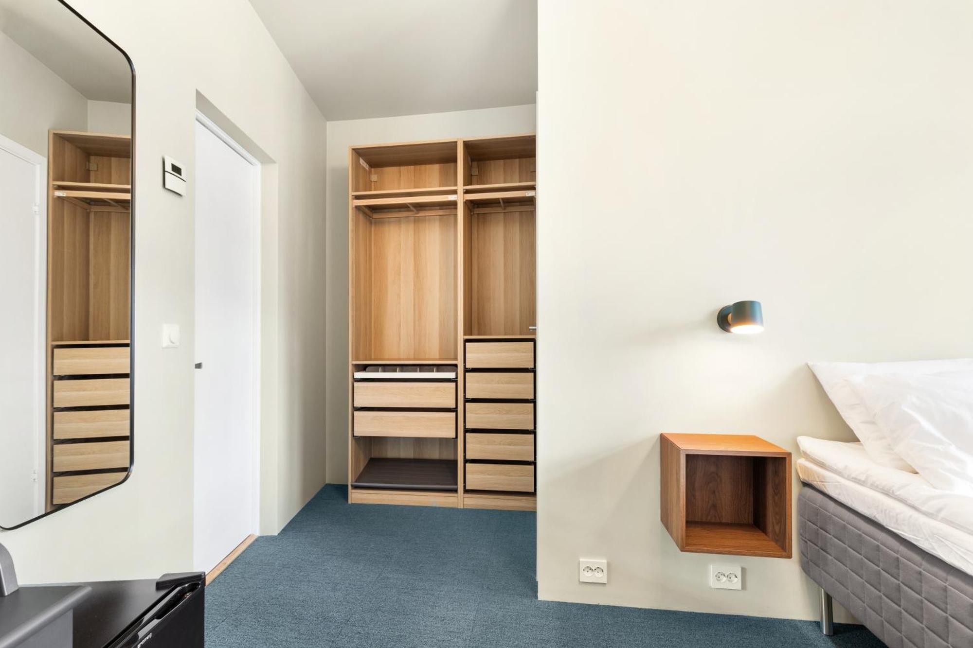 Central Guest House - Bedroom With Private Bathroom Stavanger Rum bild